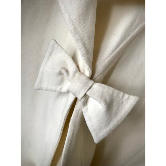 Stunning Pierre Cardin Wool coat in cream with bow detail - Picture 6 of 6